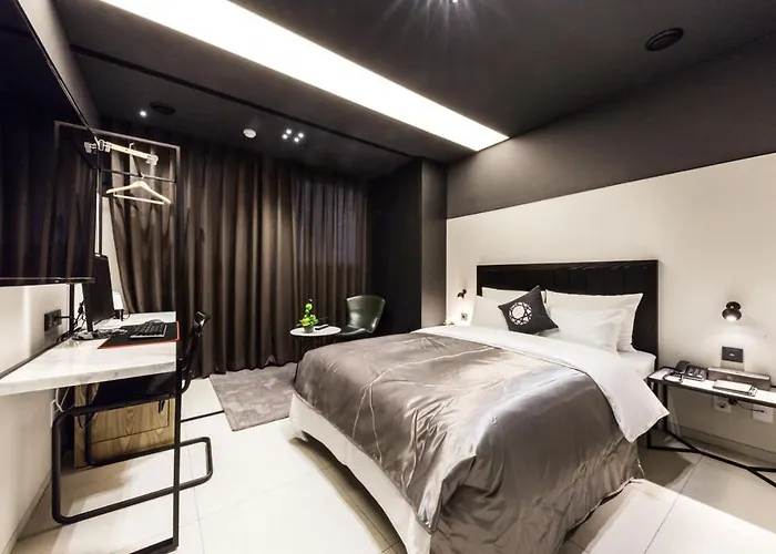 Cullinan Guro 3*