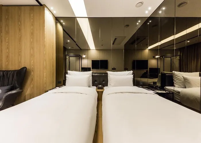 Cullinan Guro Motel